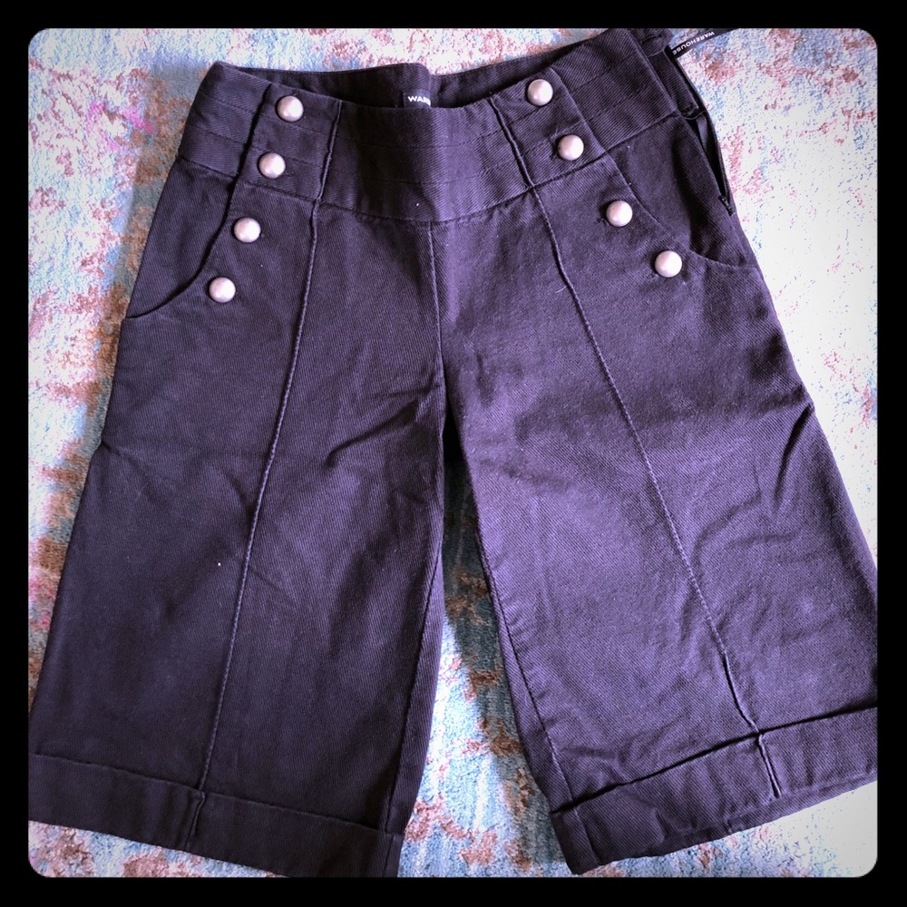 Black buttoned dress shorts size 6 US